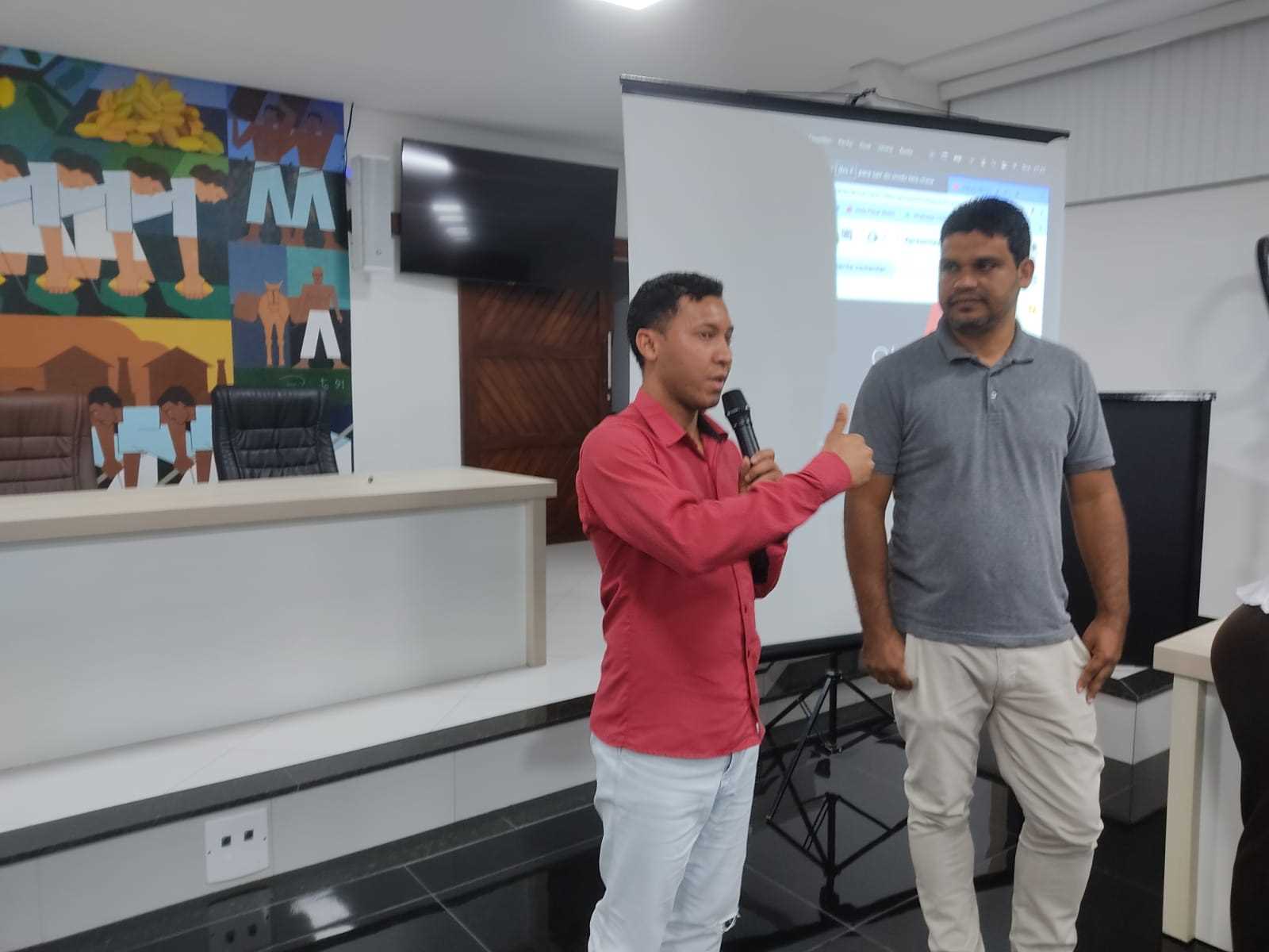 Camacã: Prefeitura de Camacã, SEBRAE e CDL promovem palestra sobre atendimento a clientes em vários temas